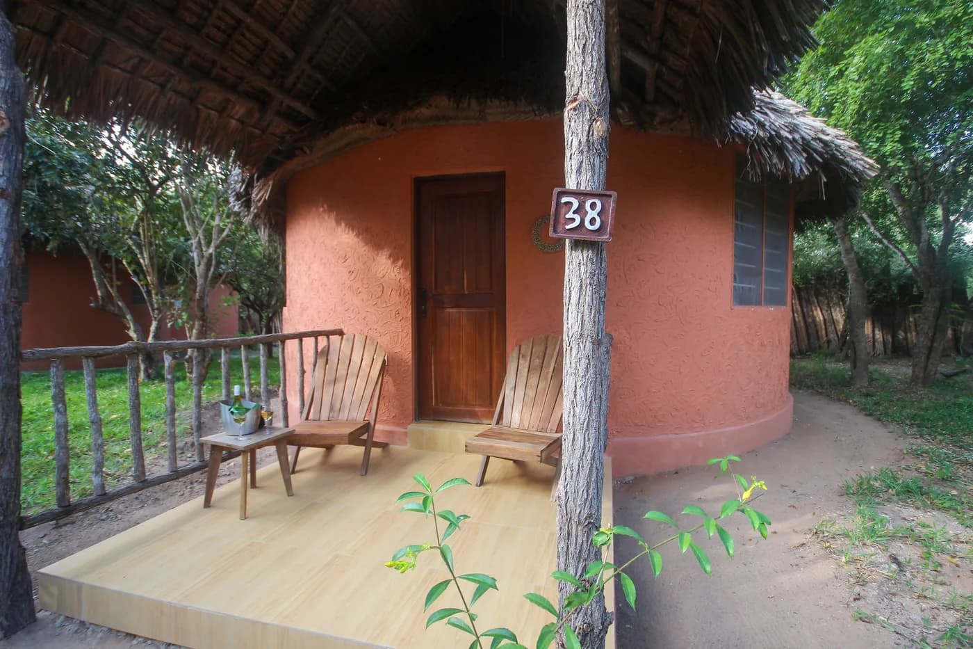 Banda bungalow under thatch