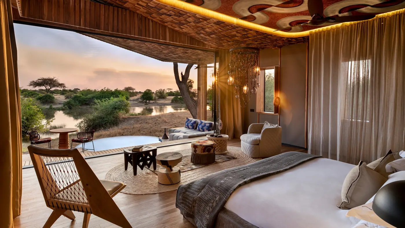 Suite open to the river