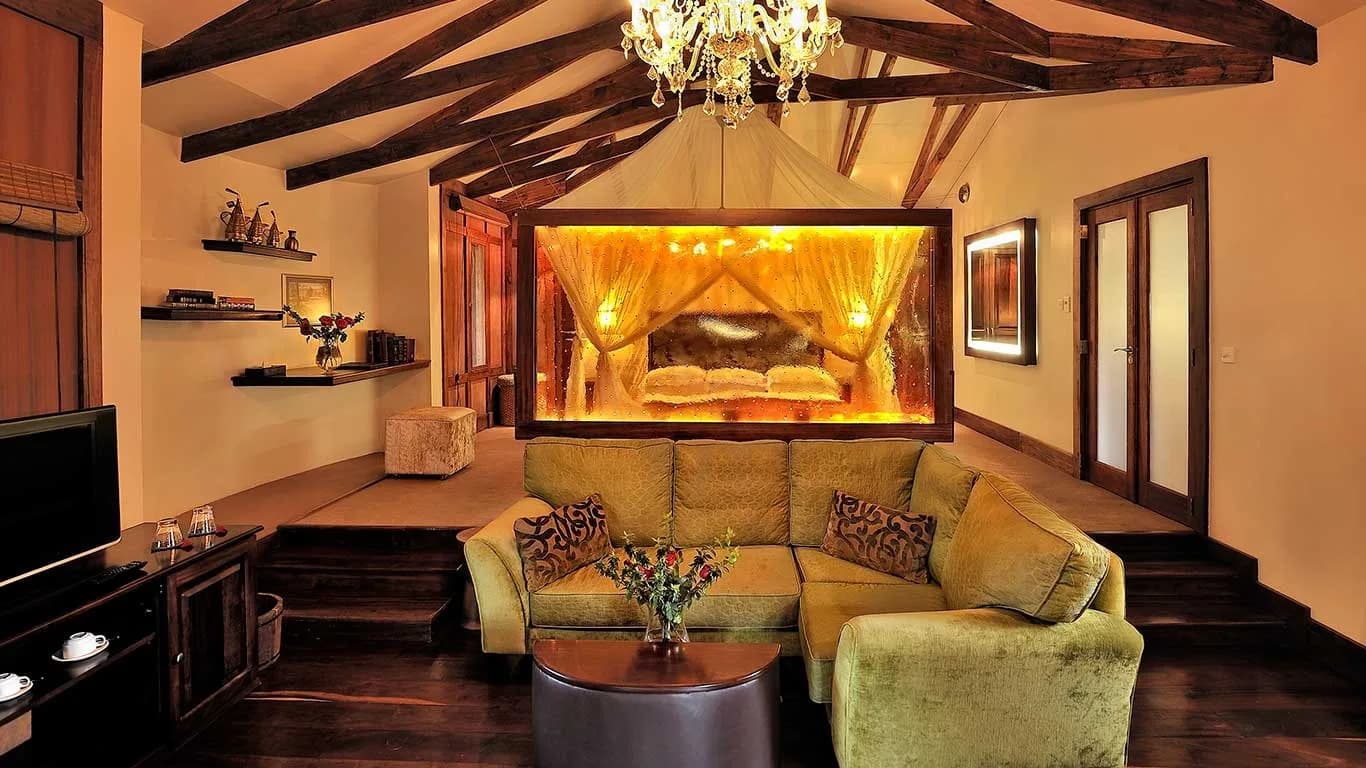 Suite lounge