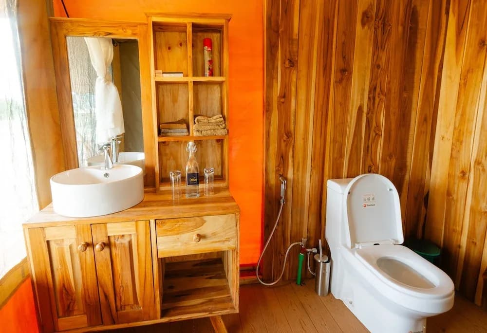 En-suite bathroom