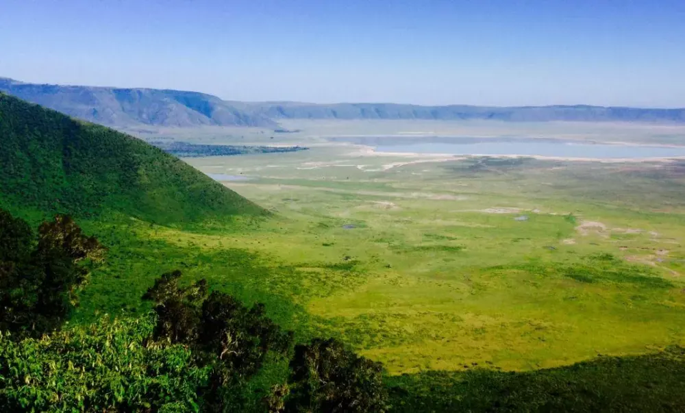 The crater from the rim