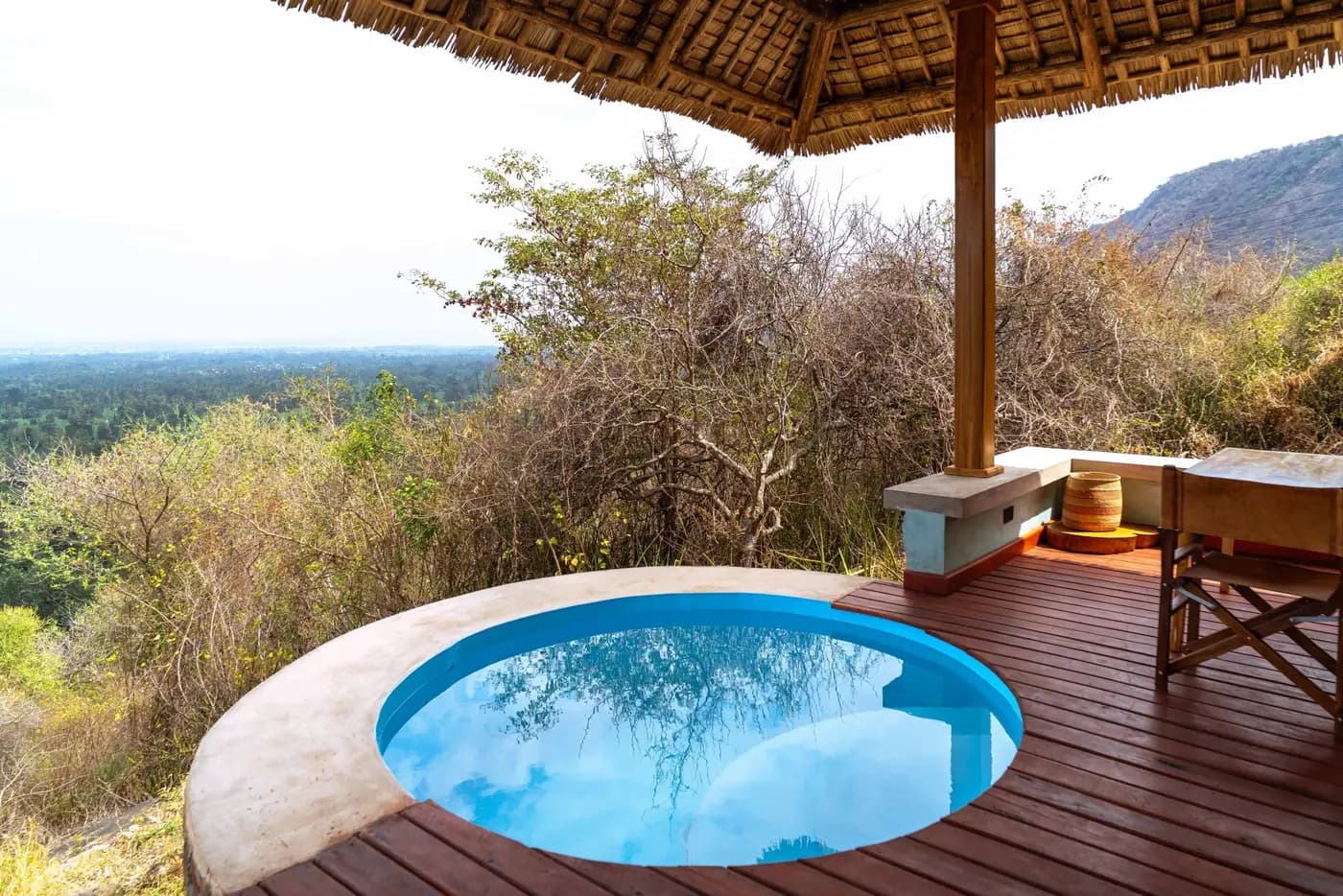 Plunge pool on the deck above the valley