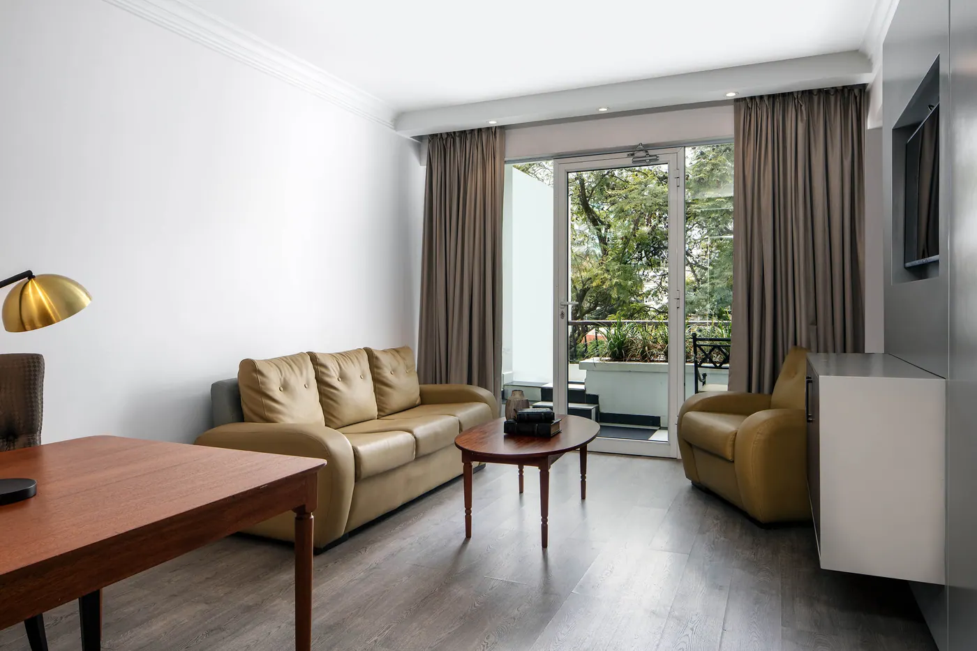 Suite living room