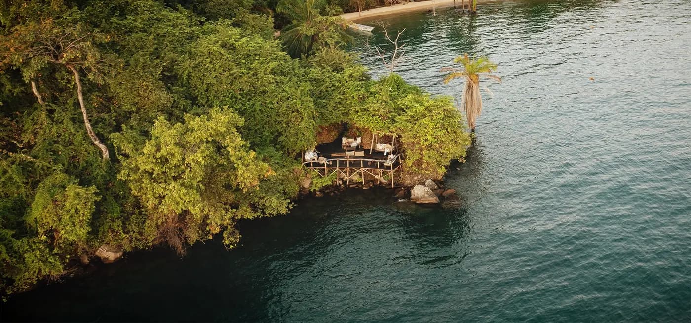 Headland bar above the lake