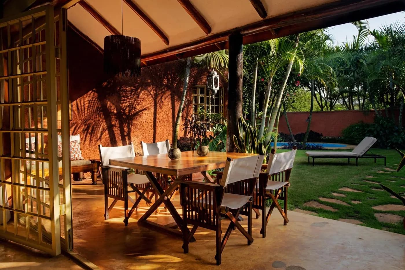 Long dining table on the veranda
