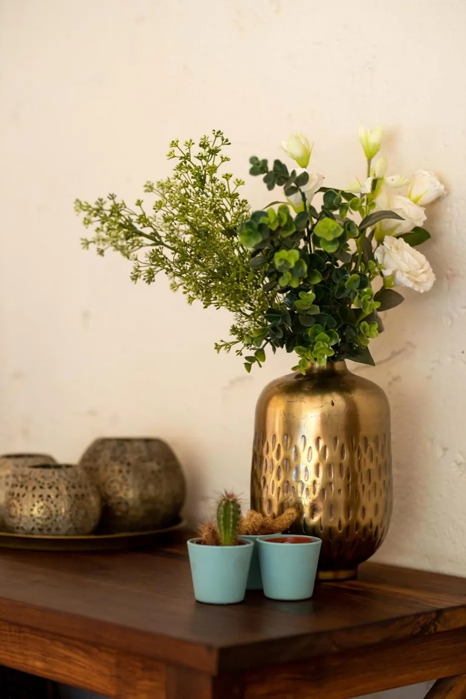 Still life in the entrance hall