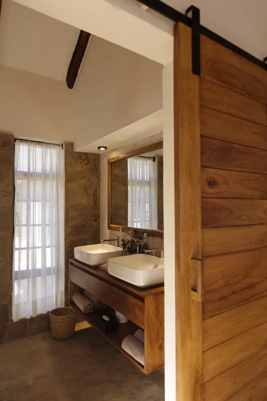 Twin basins in the bathroom