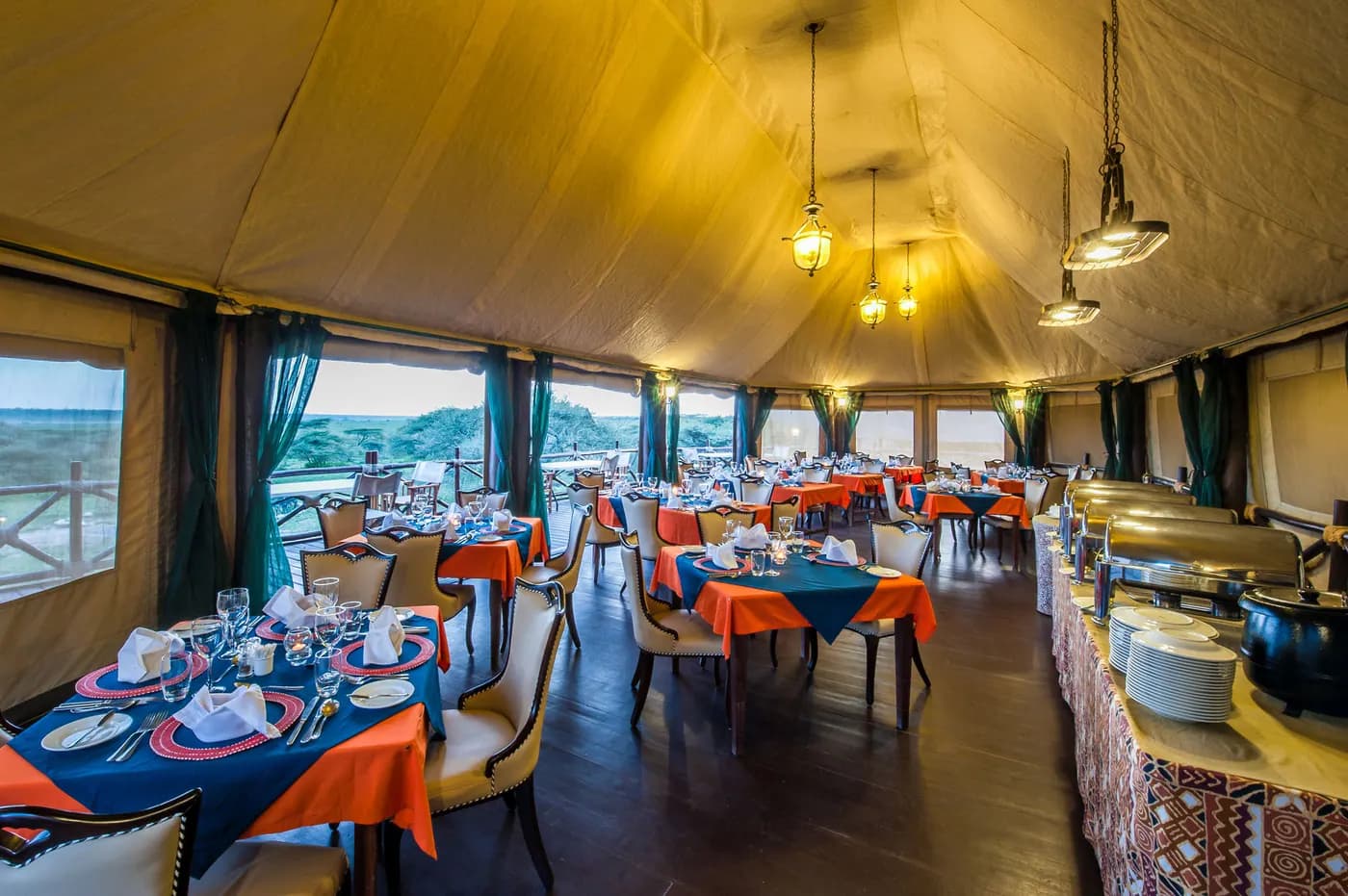 The dining room laid up