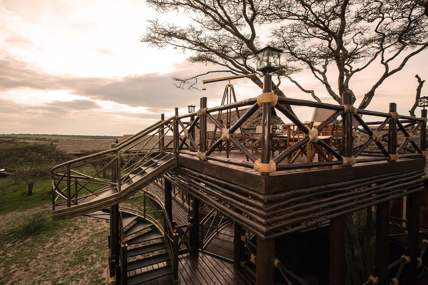 Raised viewing deck