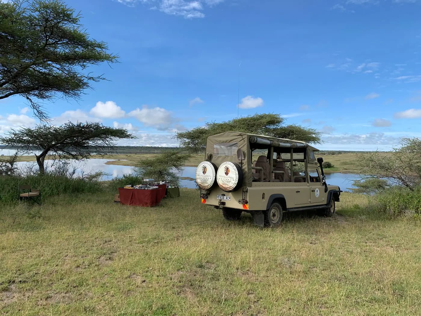 Picnic beside the game-drive vehicle