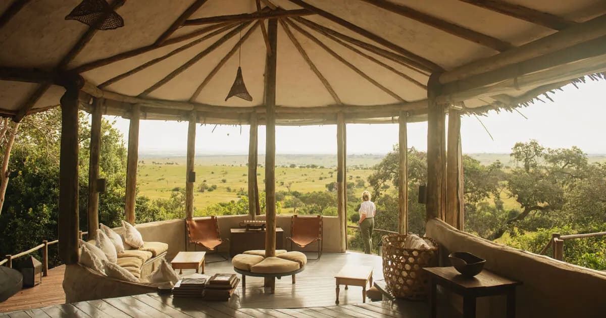 The round lounge and the view