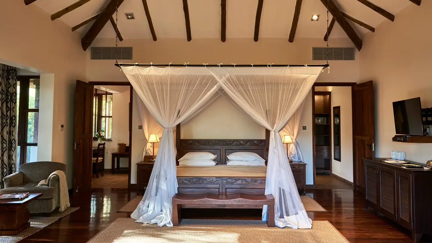 Canopied bed in the cottage