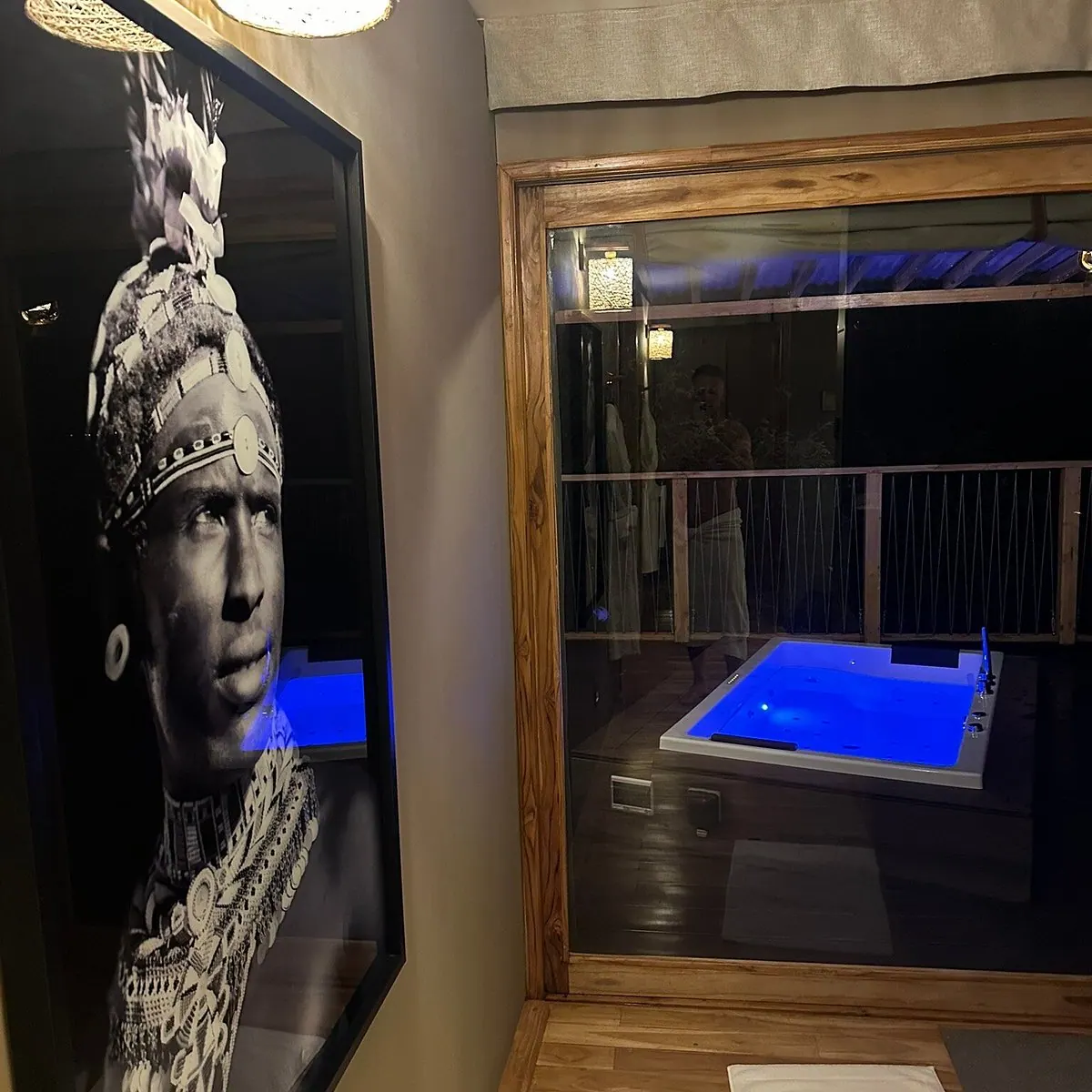Suite corridor out to the plunge pool