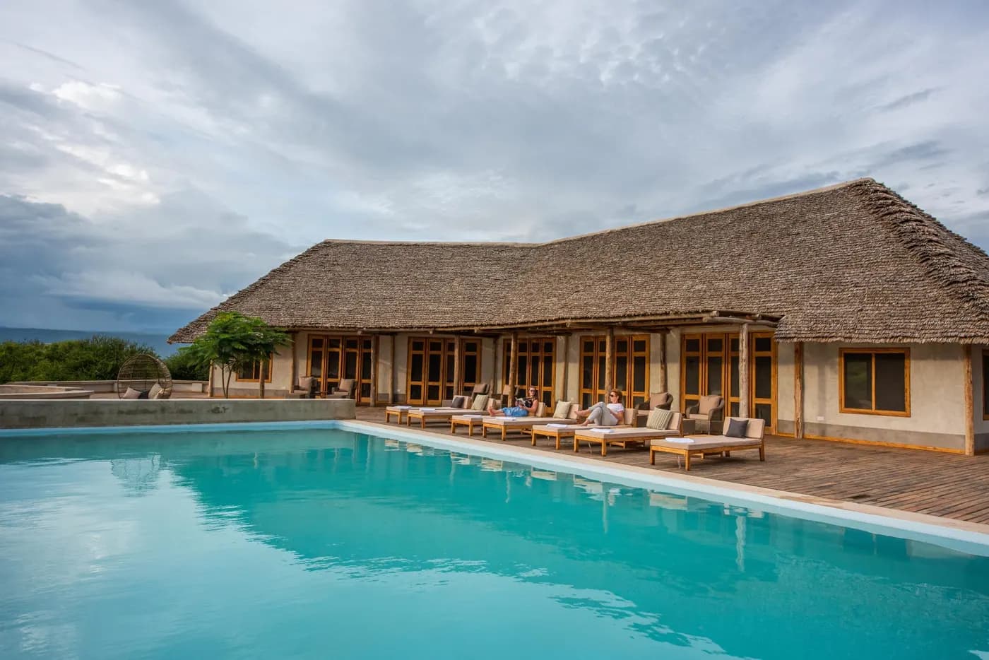 The long pool along the lodge