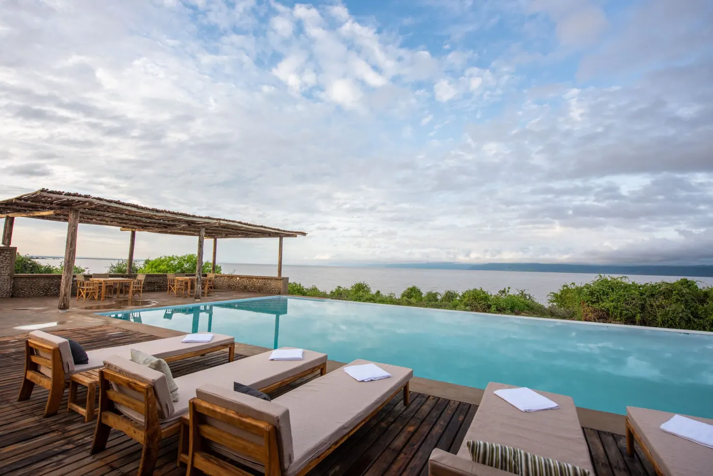 Daybeds at the infinity edge