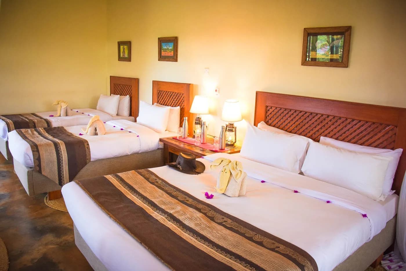 Room with a double and a single bed