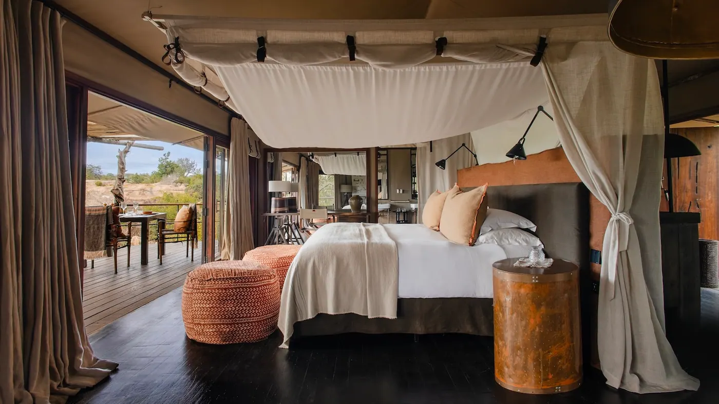 Canopied bed open to the view