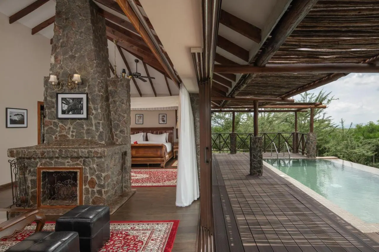Room opening onto the pool