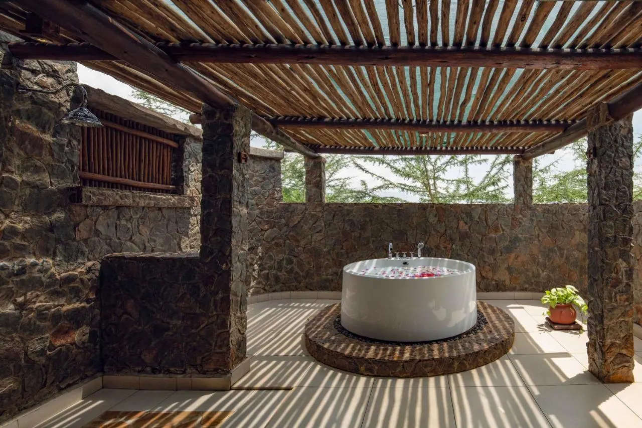 Jacuzzi under the pergola