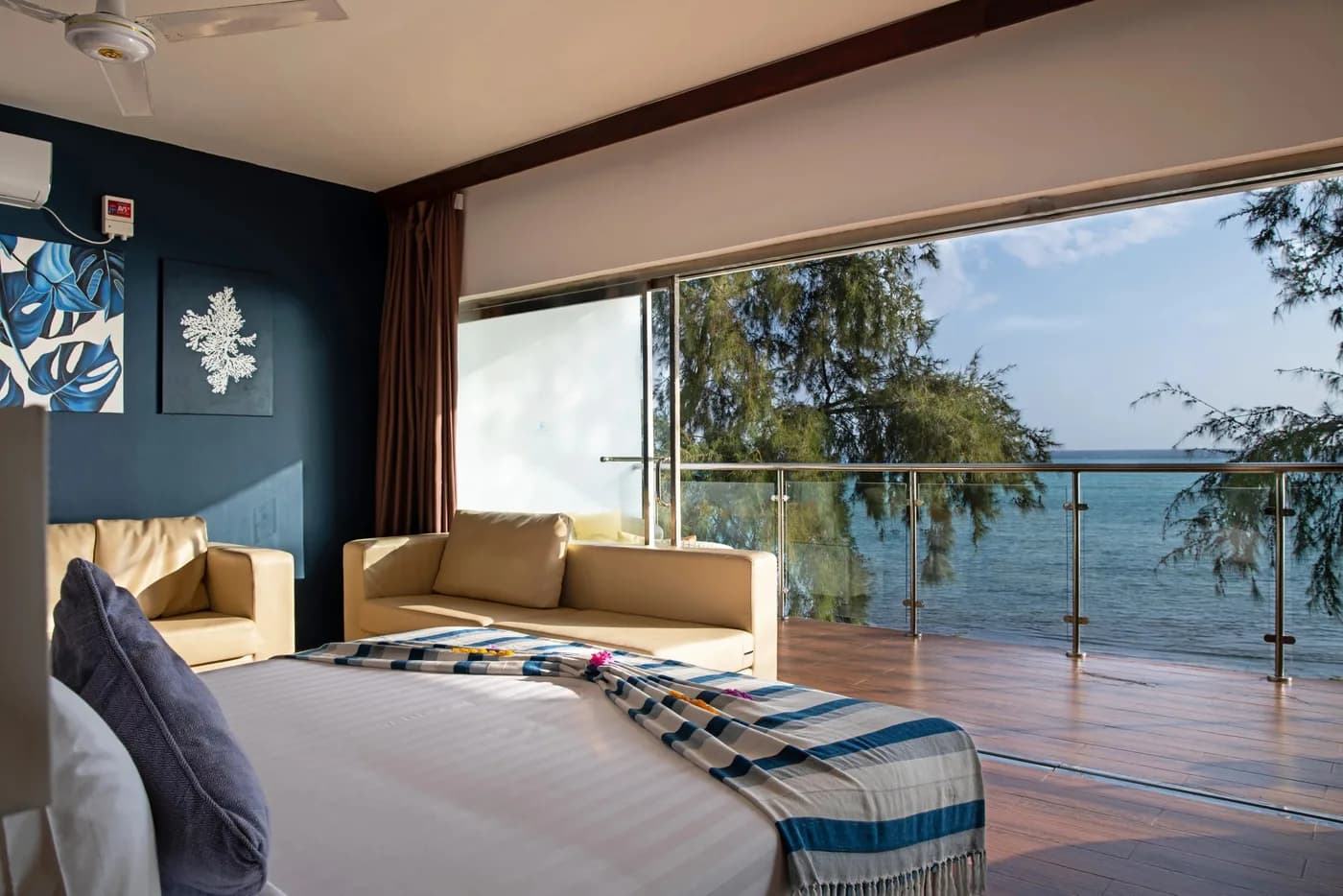 Seaview Room with a sitting area