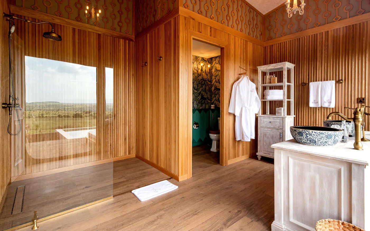 Corridor to the bathroom