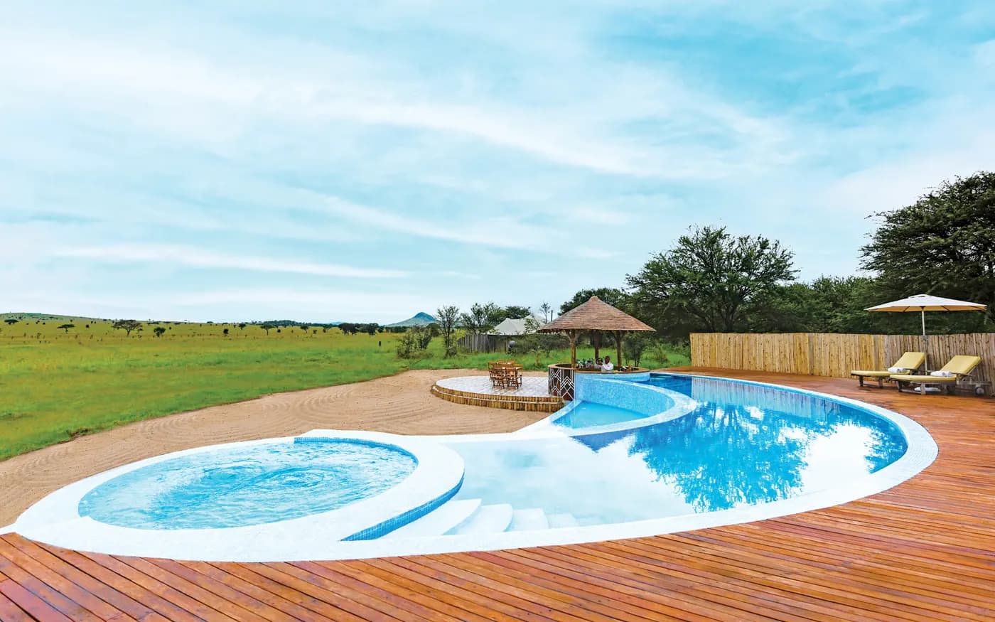 Infinity pool and deck