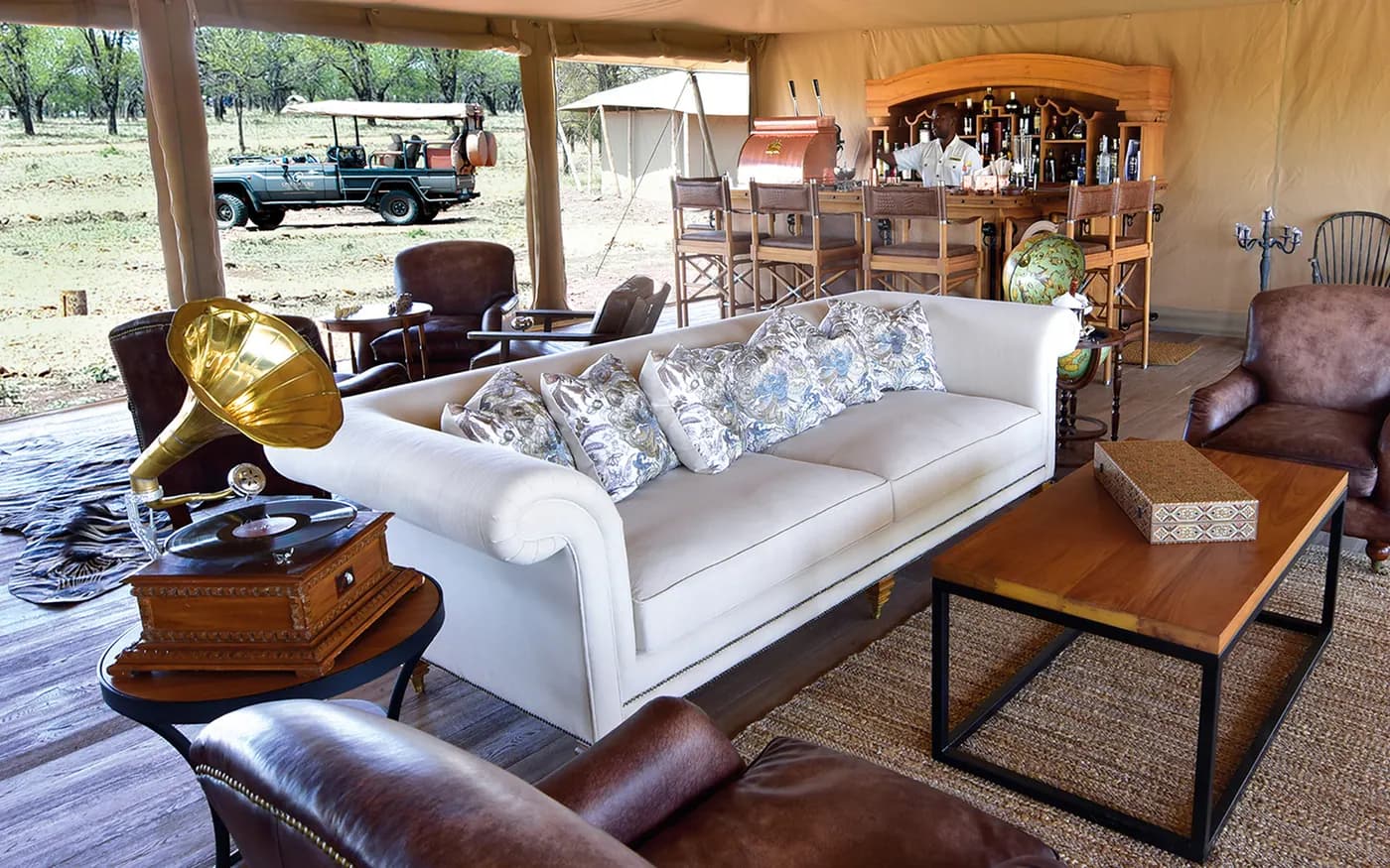 Lounge with white sofas
