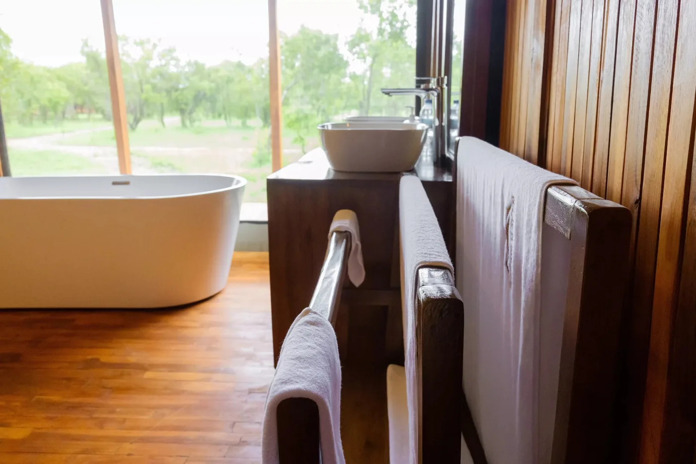 Freestanding bath by the window