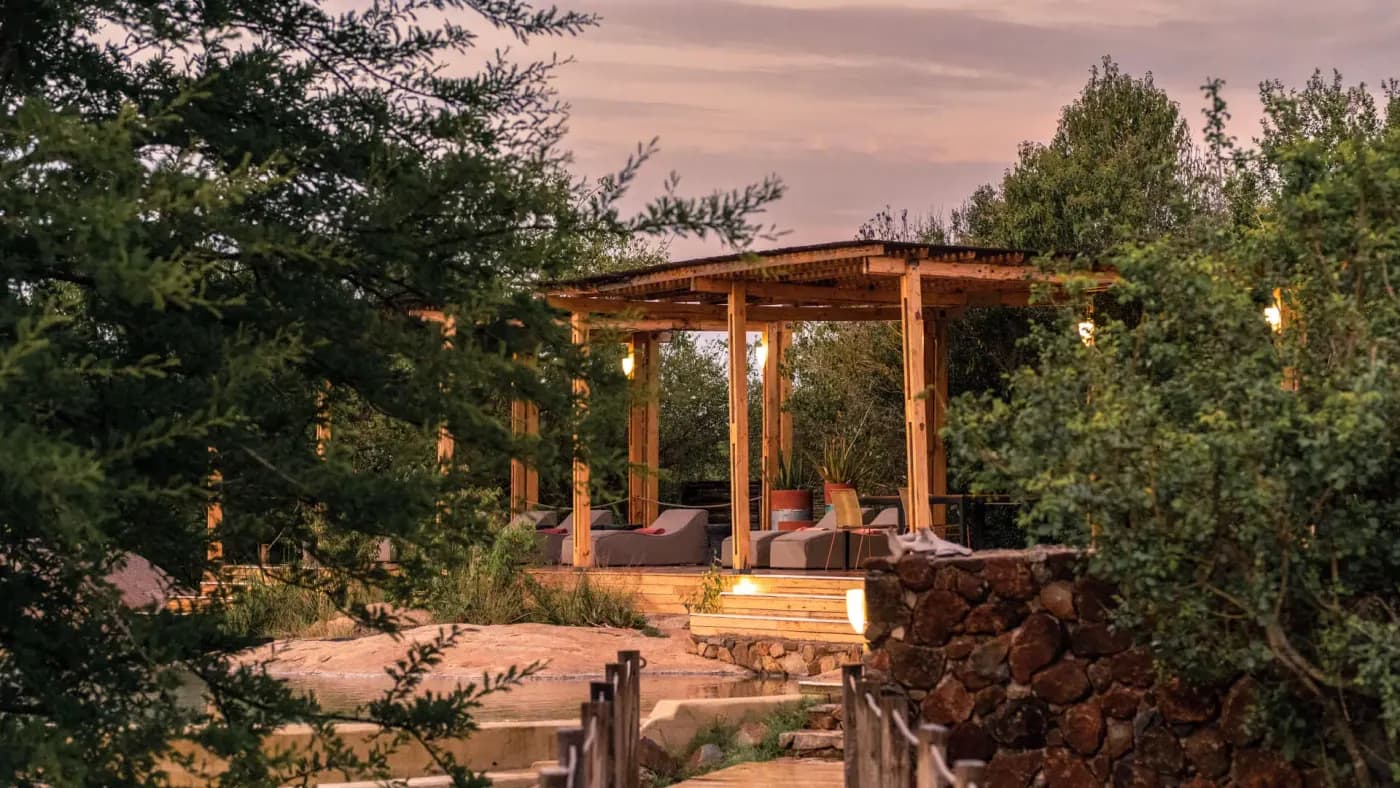 Pergola lounge at dusk