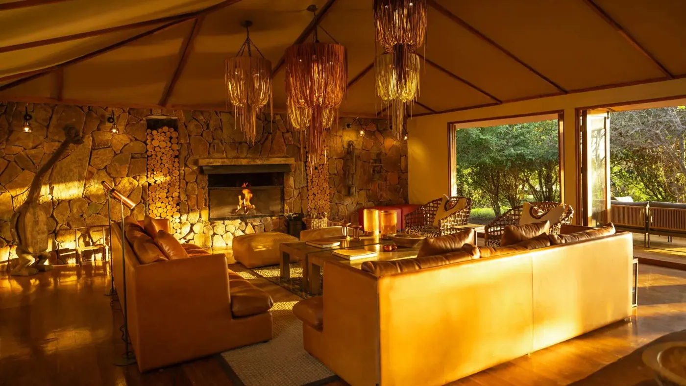 The lounge after dark