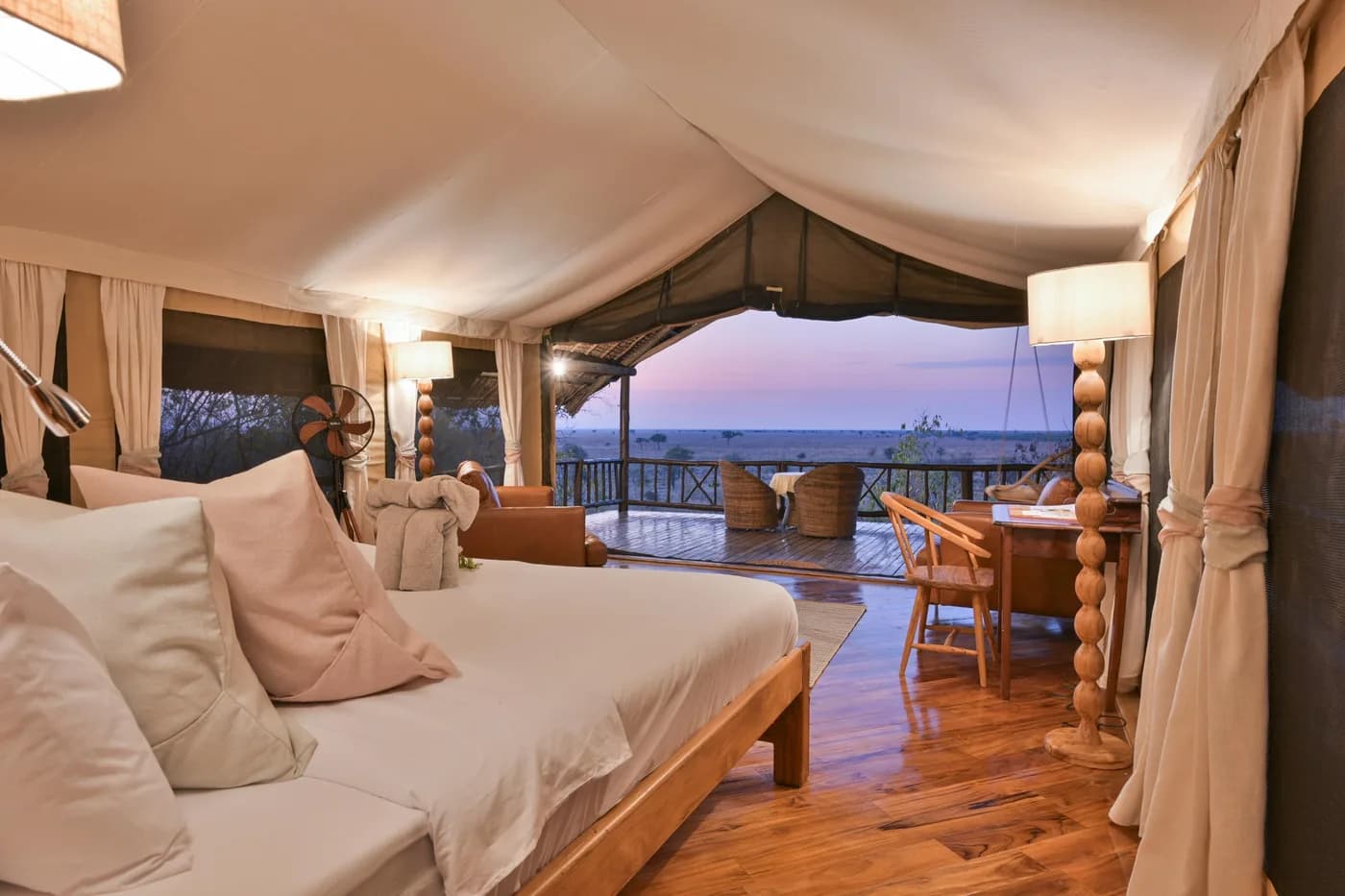 Tent bedroom opening onto the plains