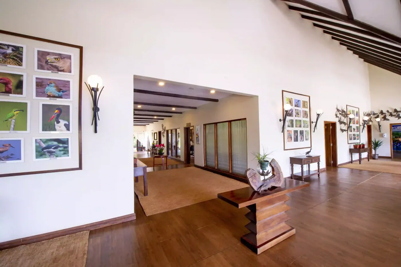 Reception corridor