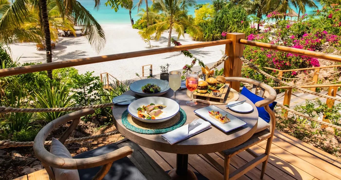 Lunch at the pool restaurant above the beach