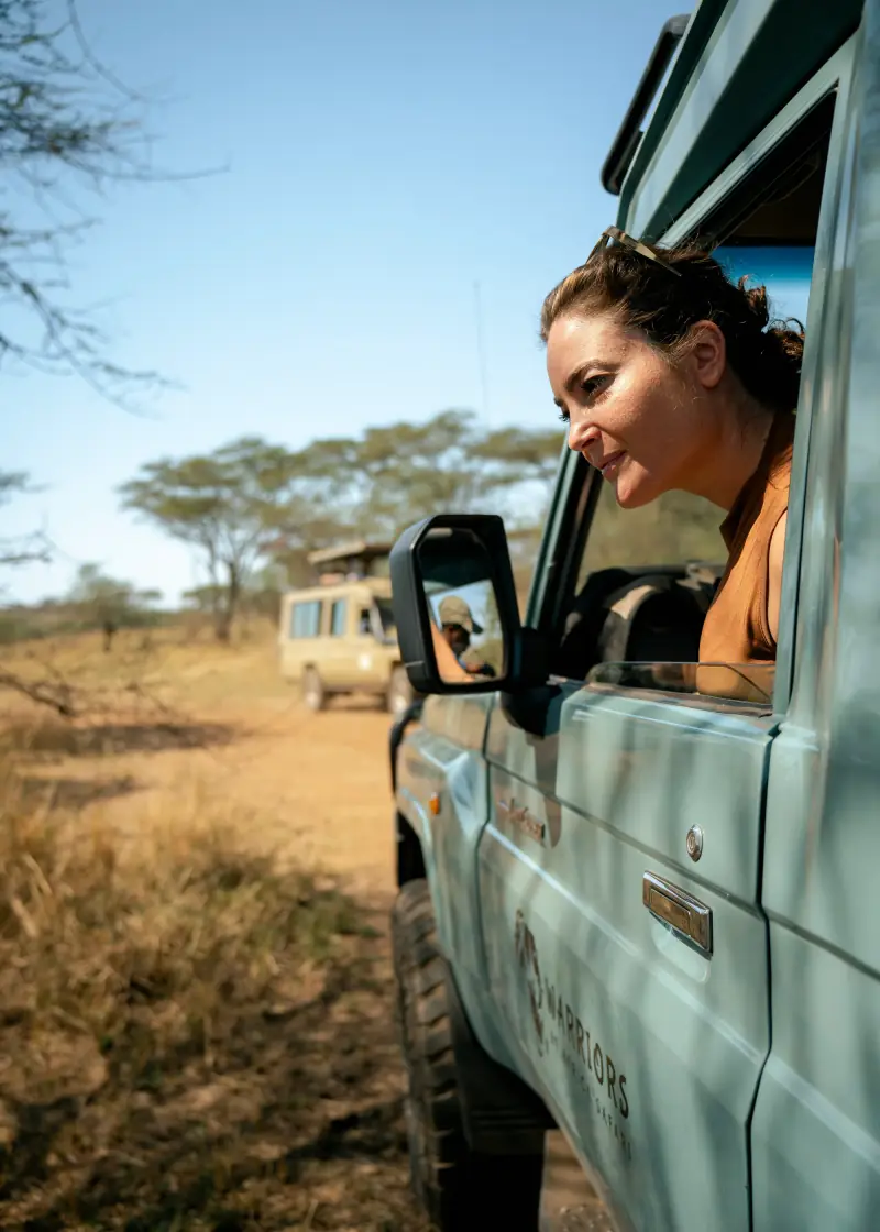 Guest at the window with a second vehicle behind